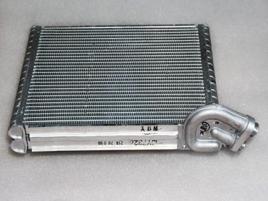 汽车空调蒸发器